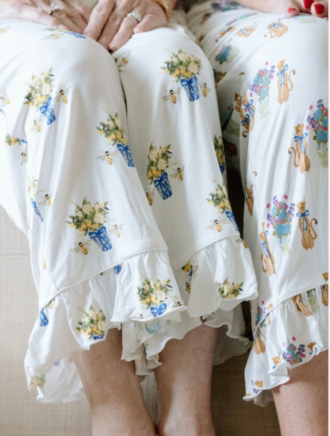 Bee Heirloom Pajama Pants Set | Sorority & Sisterhood