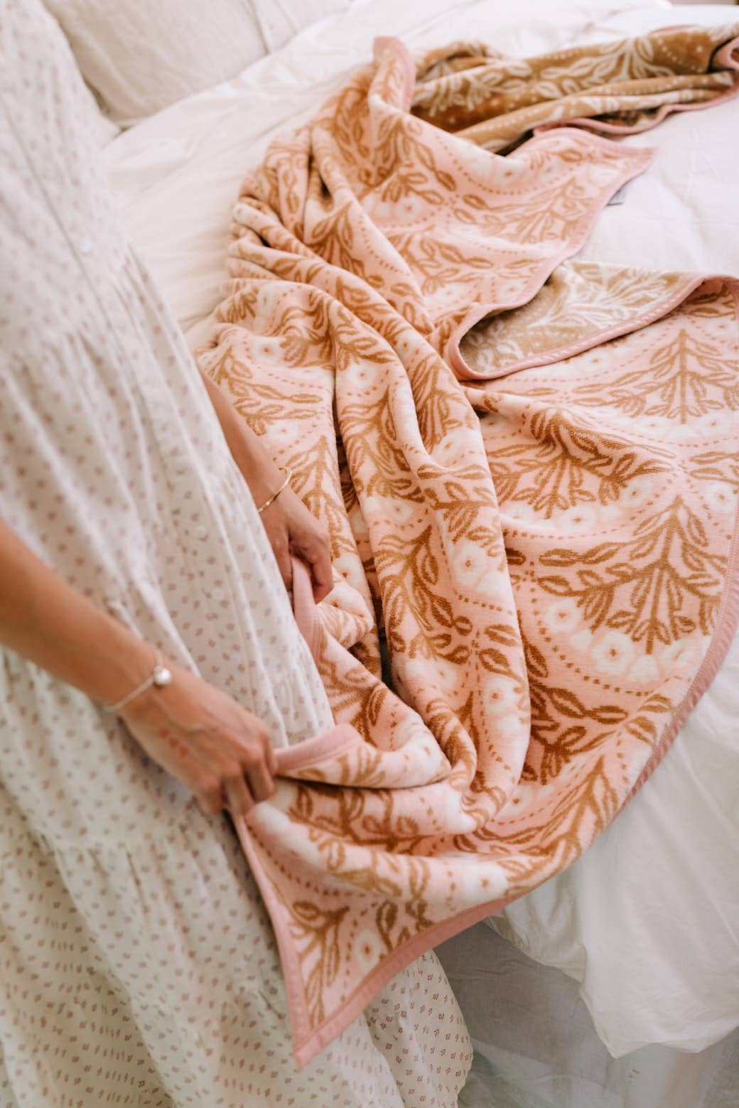 Georgia Floral Midi Blanket | ChappyWrap