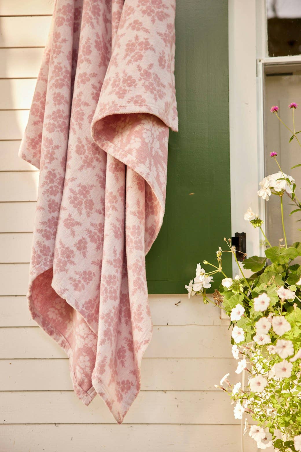 The Lightweight Blanket - Ditsy Floral | ChappyWrap