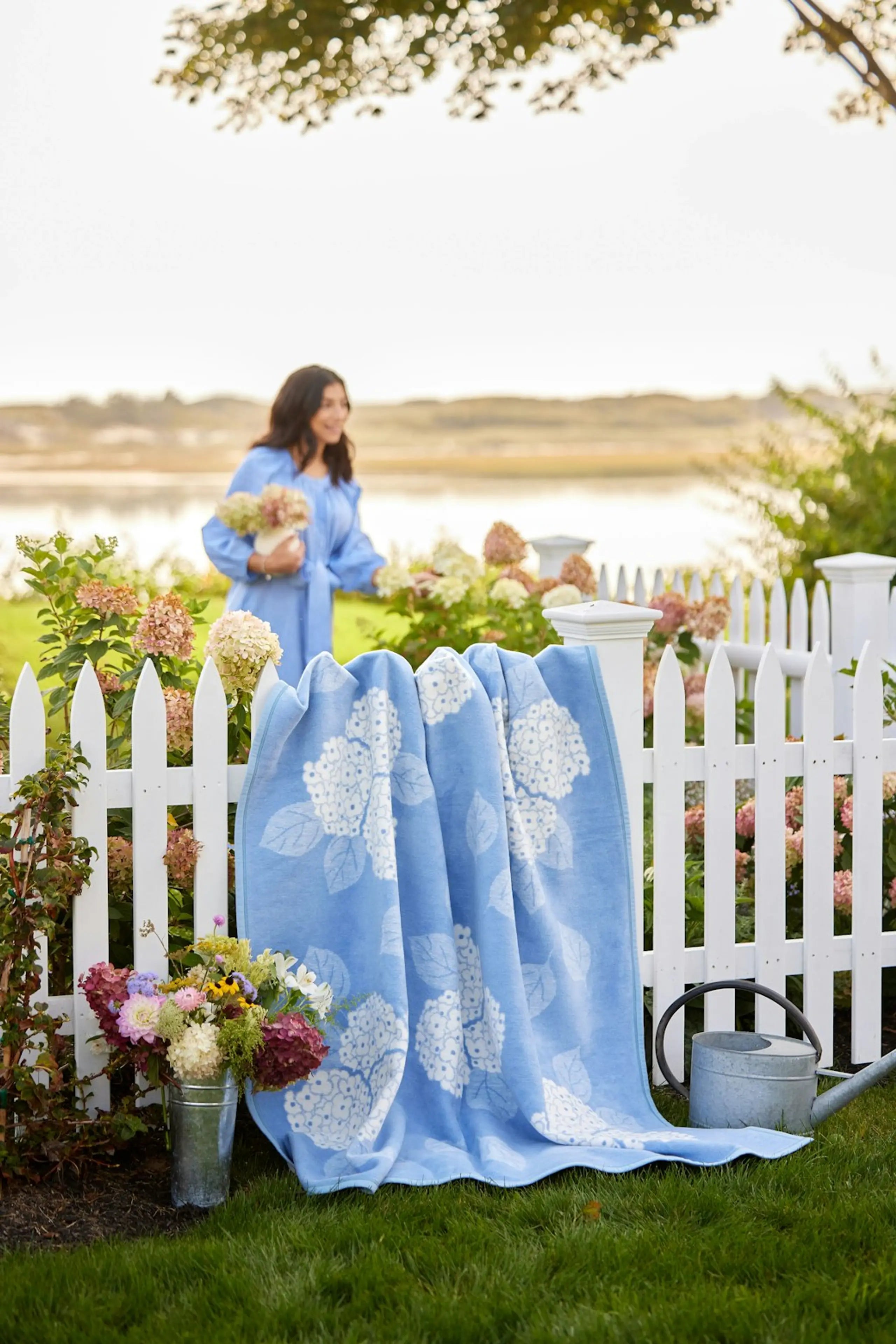 Hydrangeas Bluebell Blanket | ChappyWrap