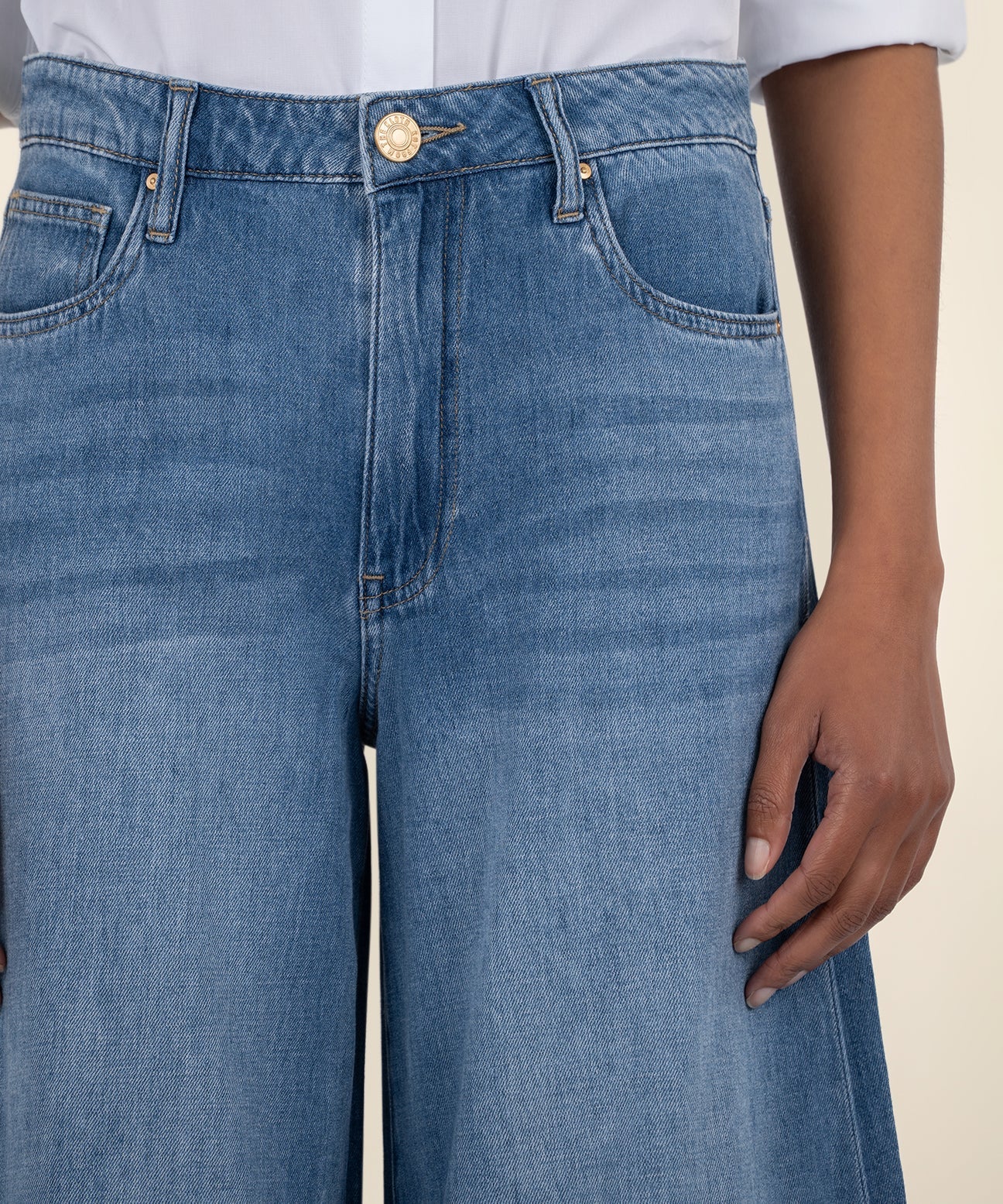 Blake Crop Wide Leg w/Hem Detail | KUT