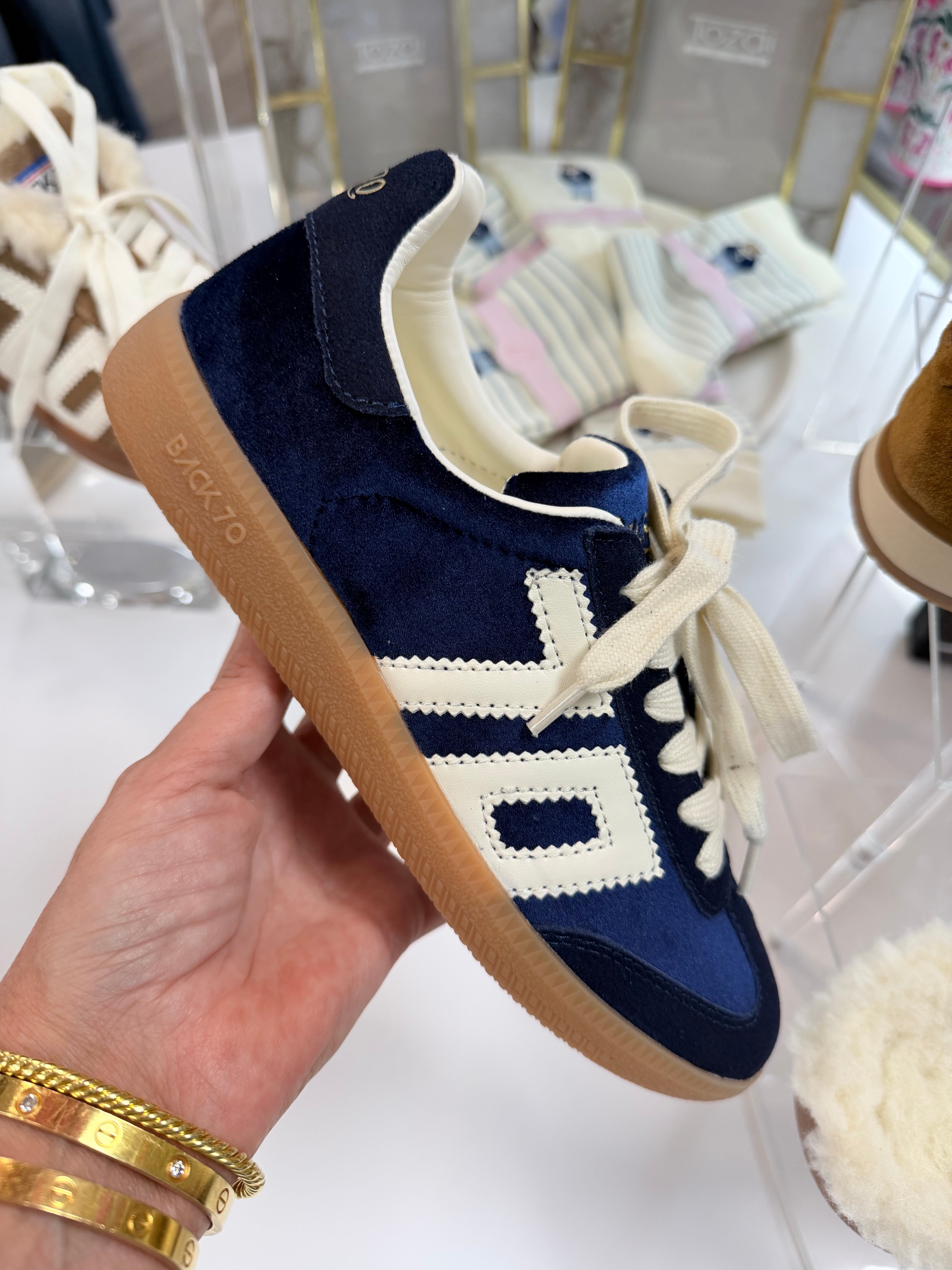 Back 70 | Cloud - Velvet Royal Butter
