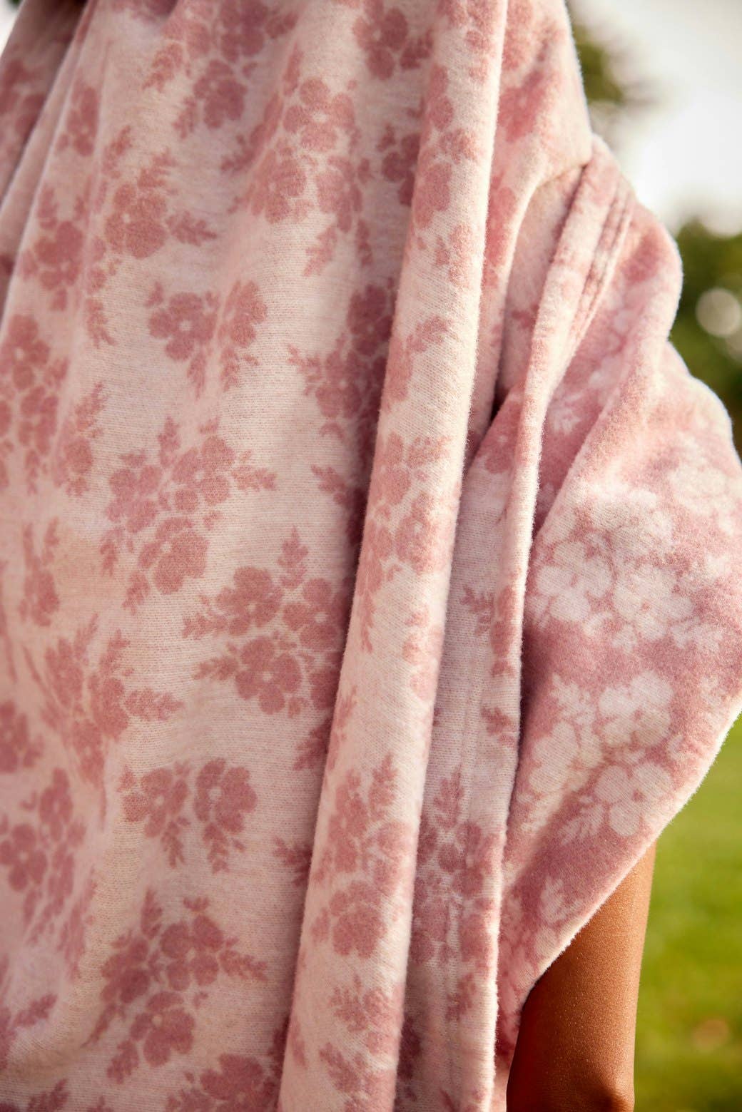 The Lightweight Blanket - Ditsy Floral | ChappyWrap