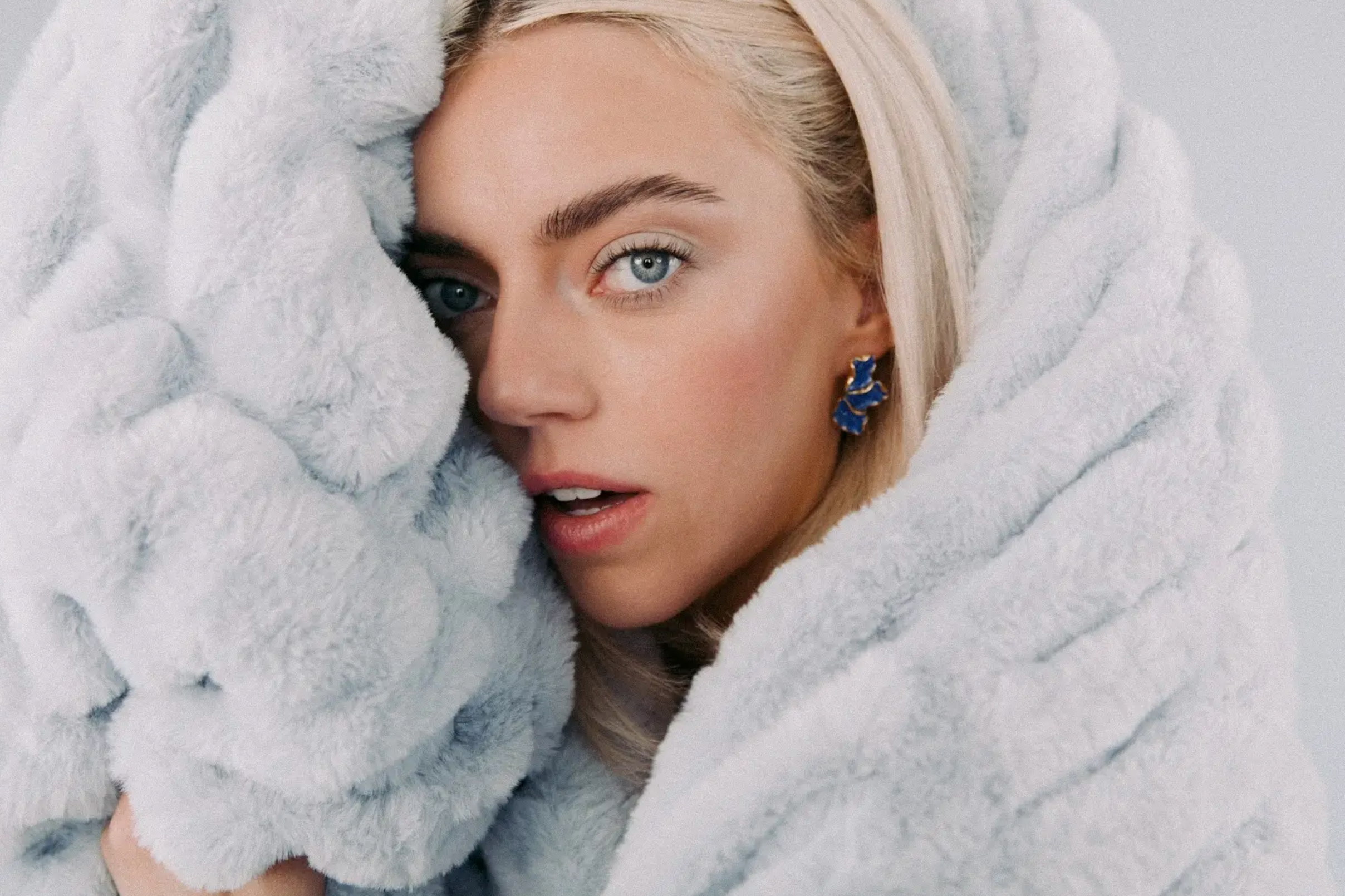 Sky Blue: Medium | Lola Blankets