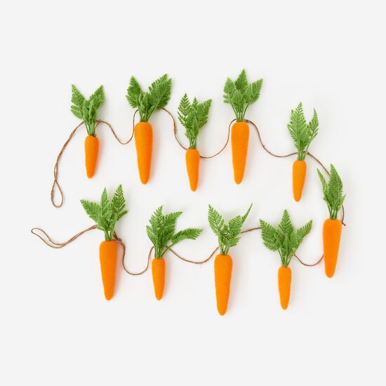 Flocked Carrot Garland (108")