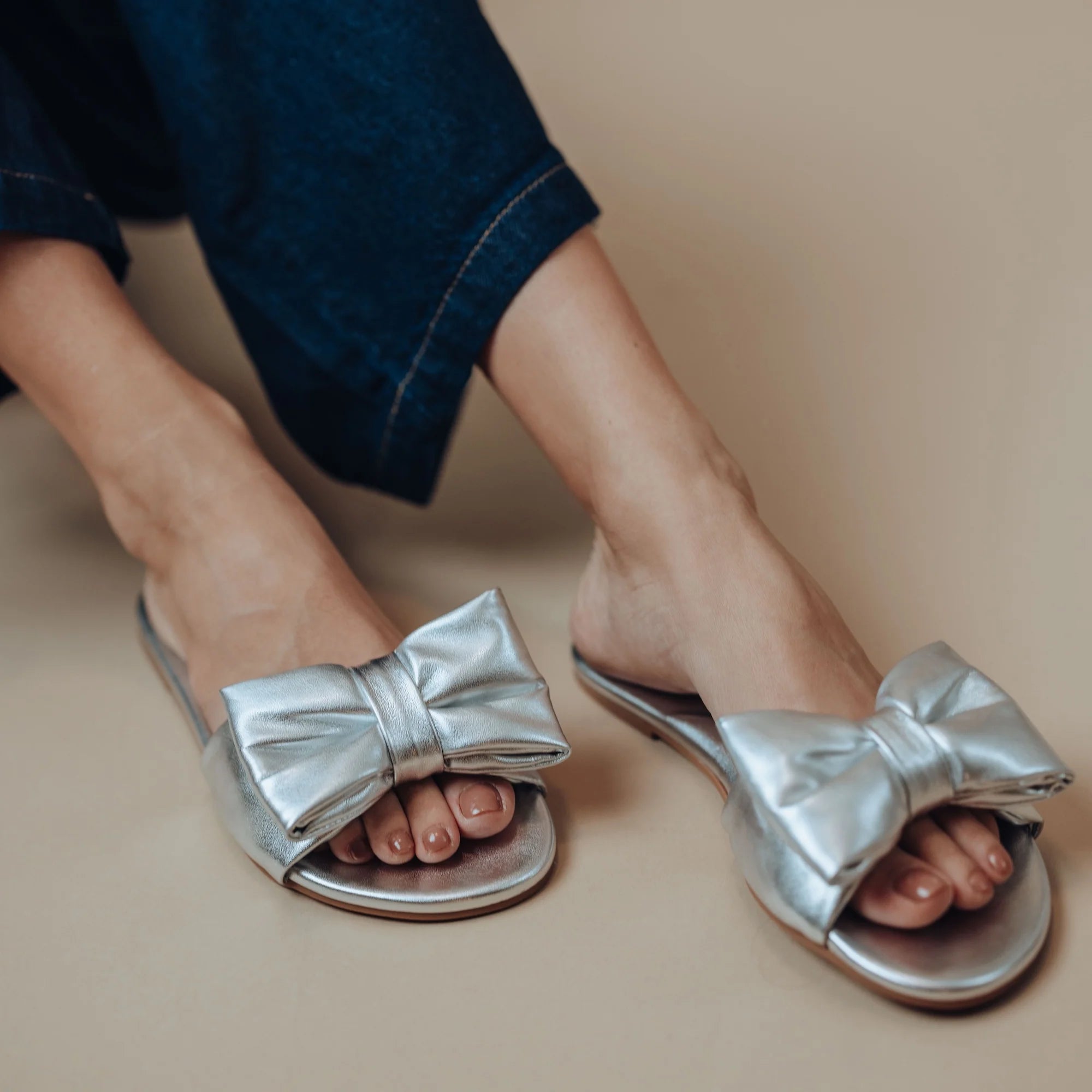 Rafie Bow Slide Sandal - Silver | Soléi Sea