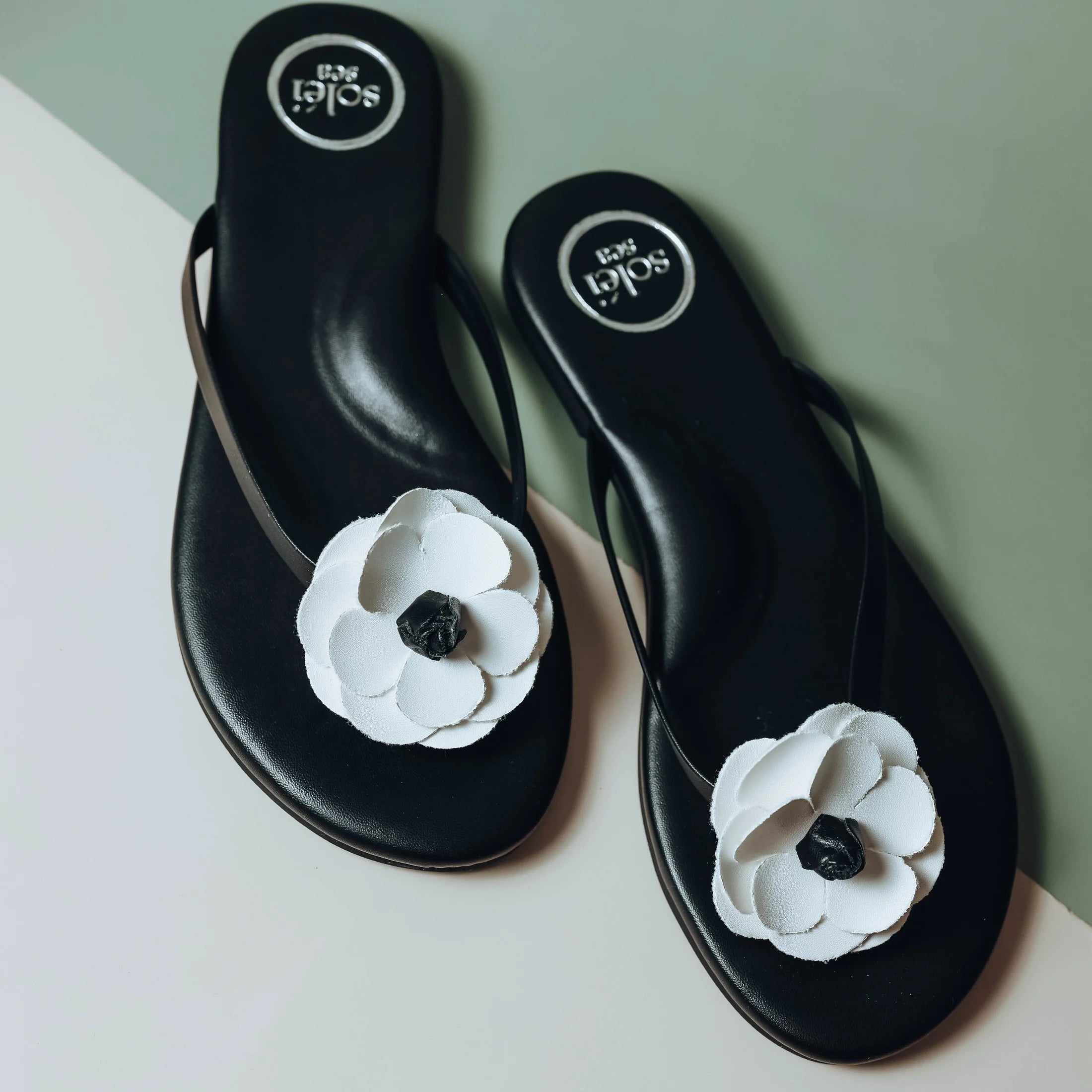 Valentina Flower Sandal - Black/White | soléi sea
