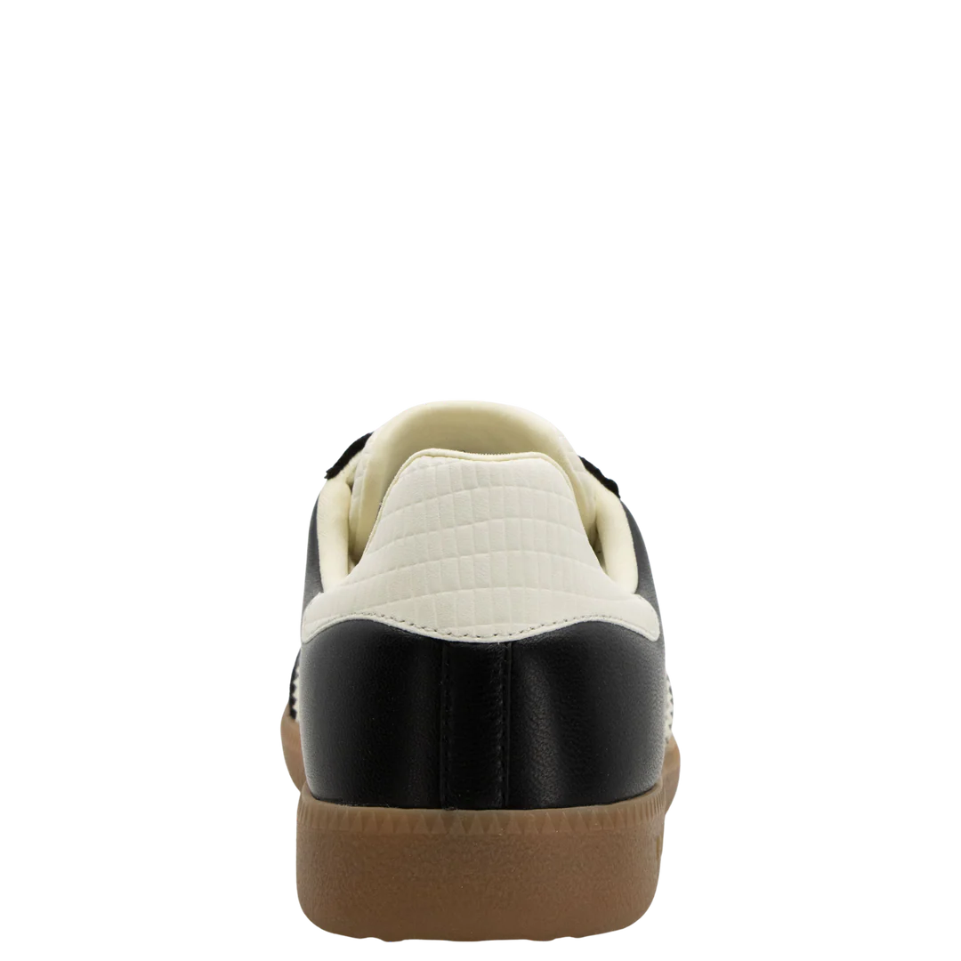 Back 70 | Cloud Sneaker - Black Milk