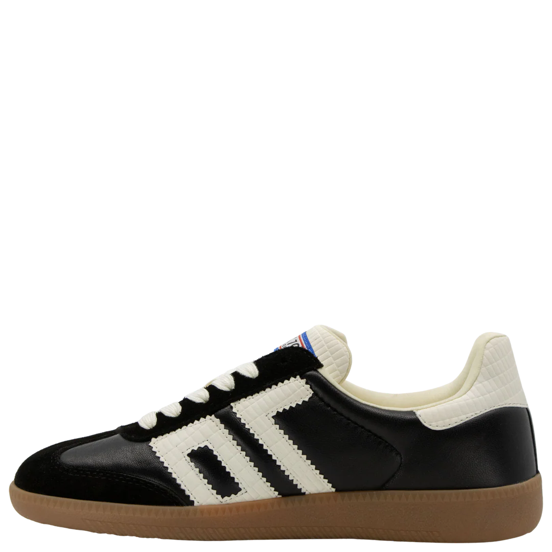 Back 70 | Cloud Sneaker - Black Milk