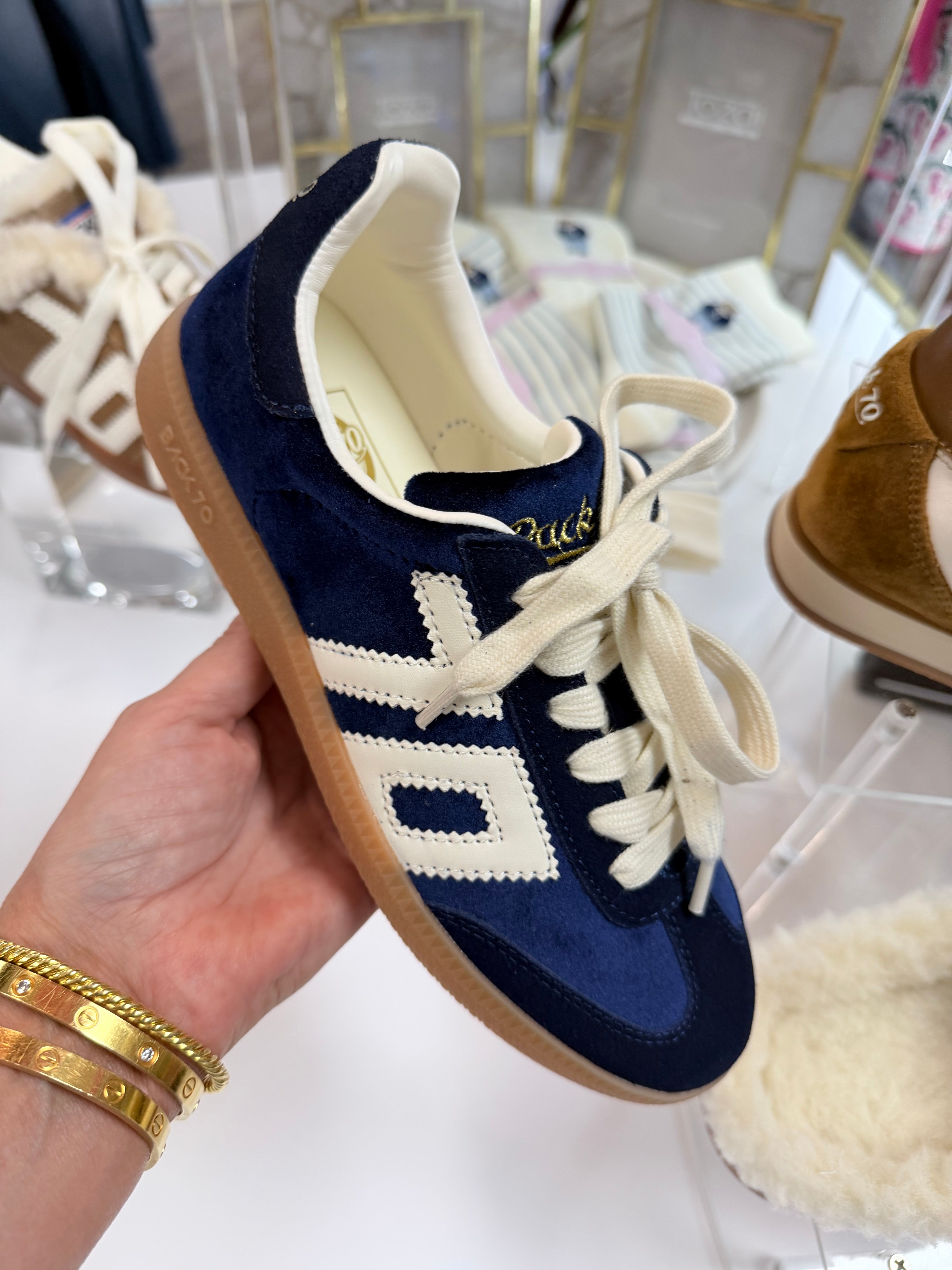 Back 70 | Cloud - Velvet Royal Butter