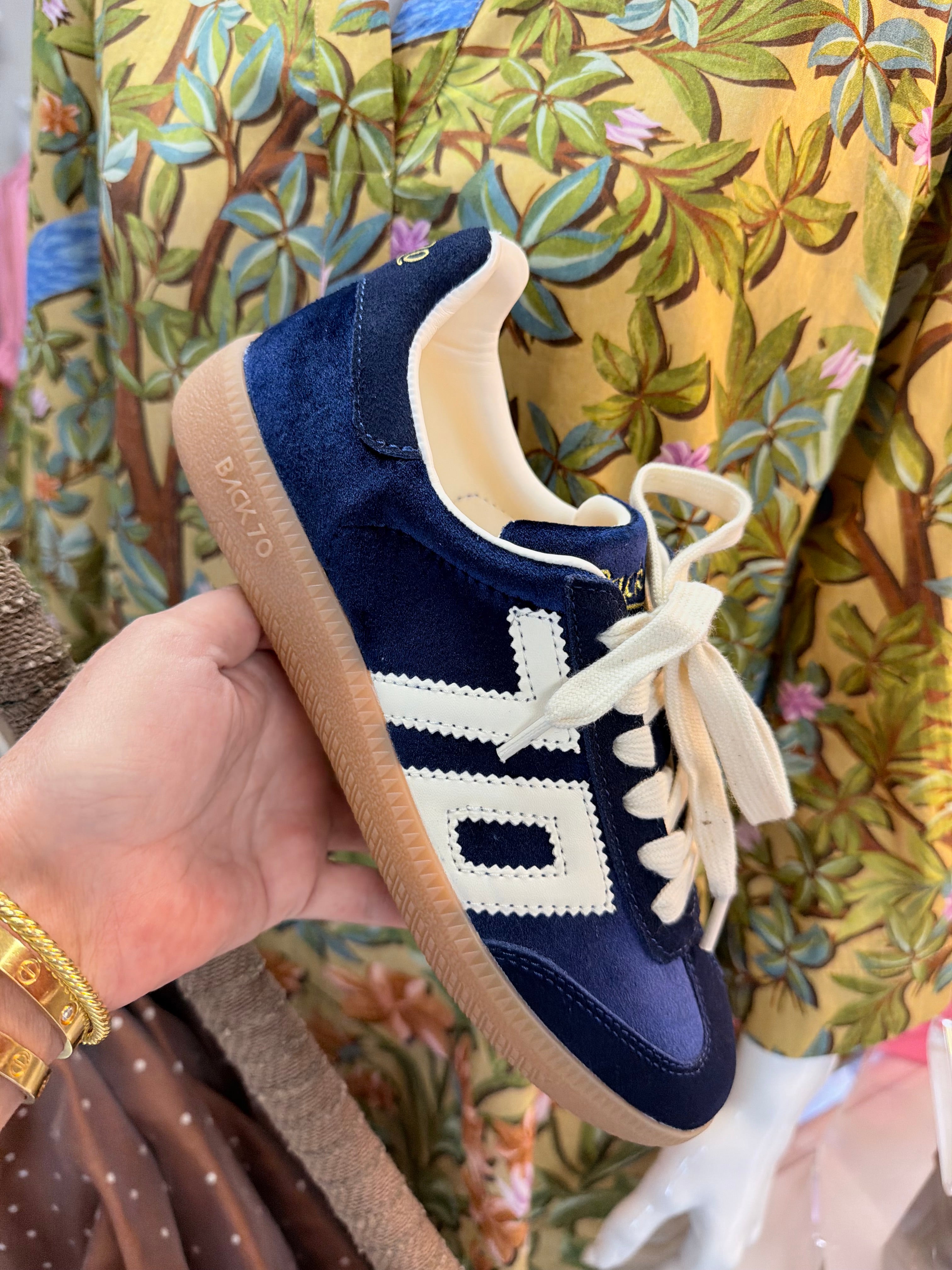 Back 70 | Cloud - Velvet Royal Butter