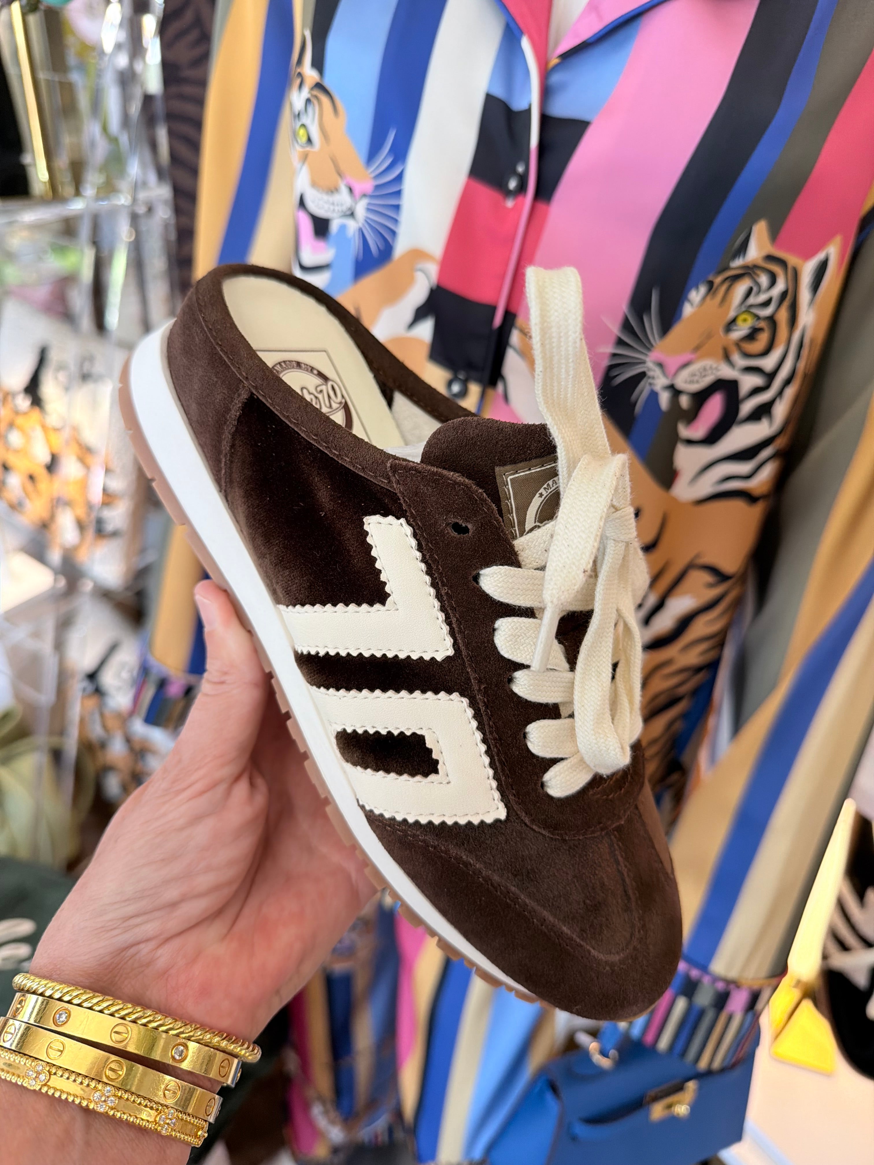 Back 70 | Venice W26 - Velvet Coffee