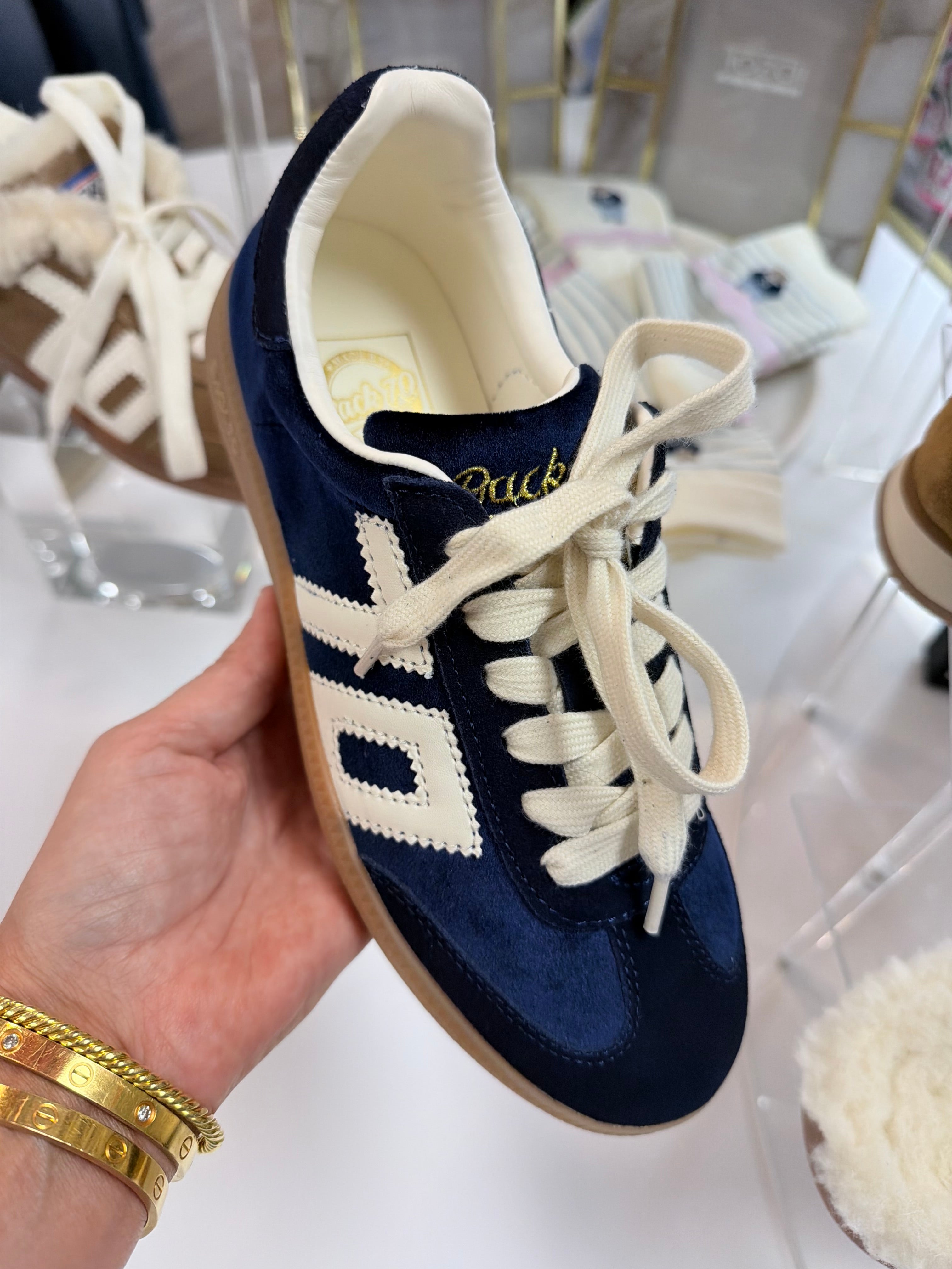 Back 70 | Cloud - Velvet Royal Butter