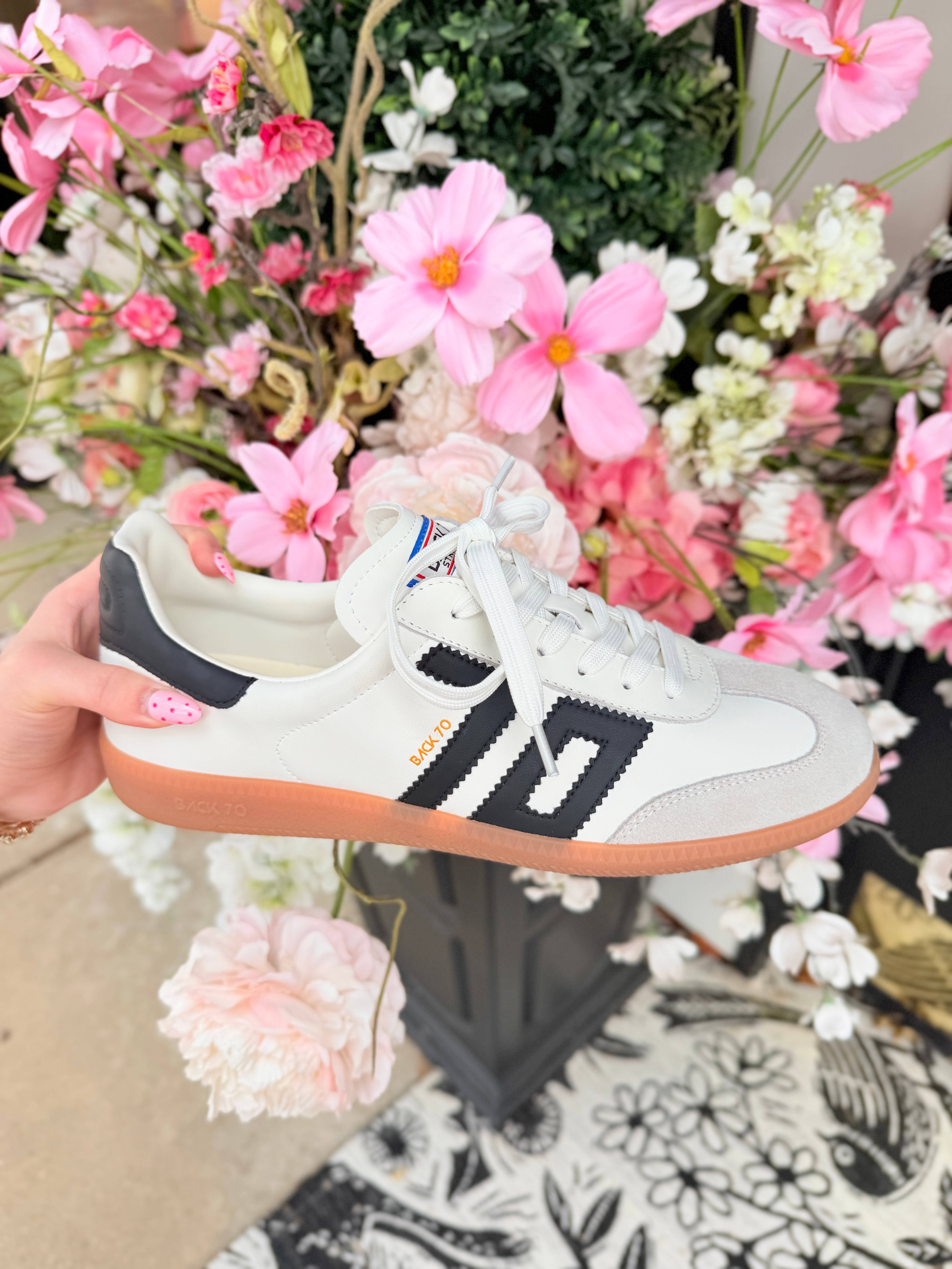 Back 70 | Cloud Sneaker - White/Black