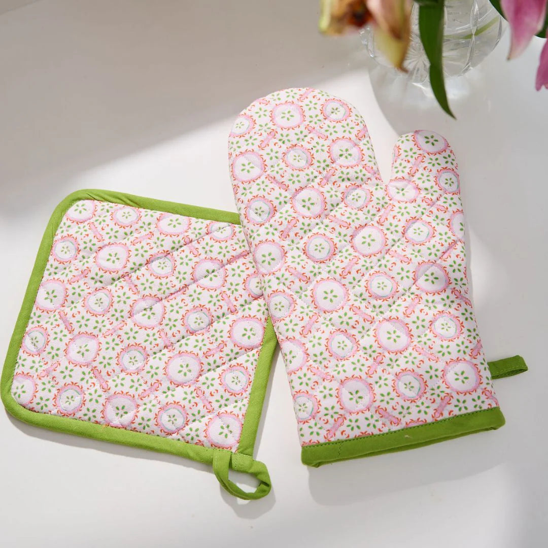 Rosie Oven Mitt and Pot Holder Set | Laura Park