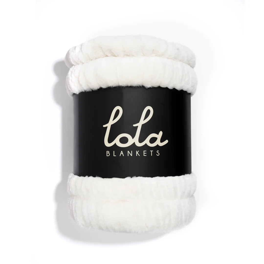 Creamy Cloud - Medium | Lola Blankets
