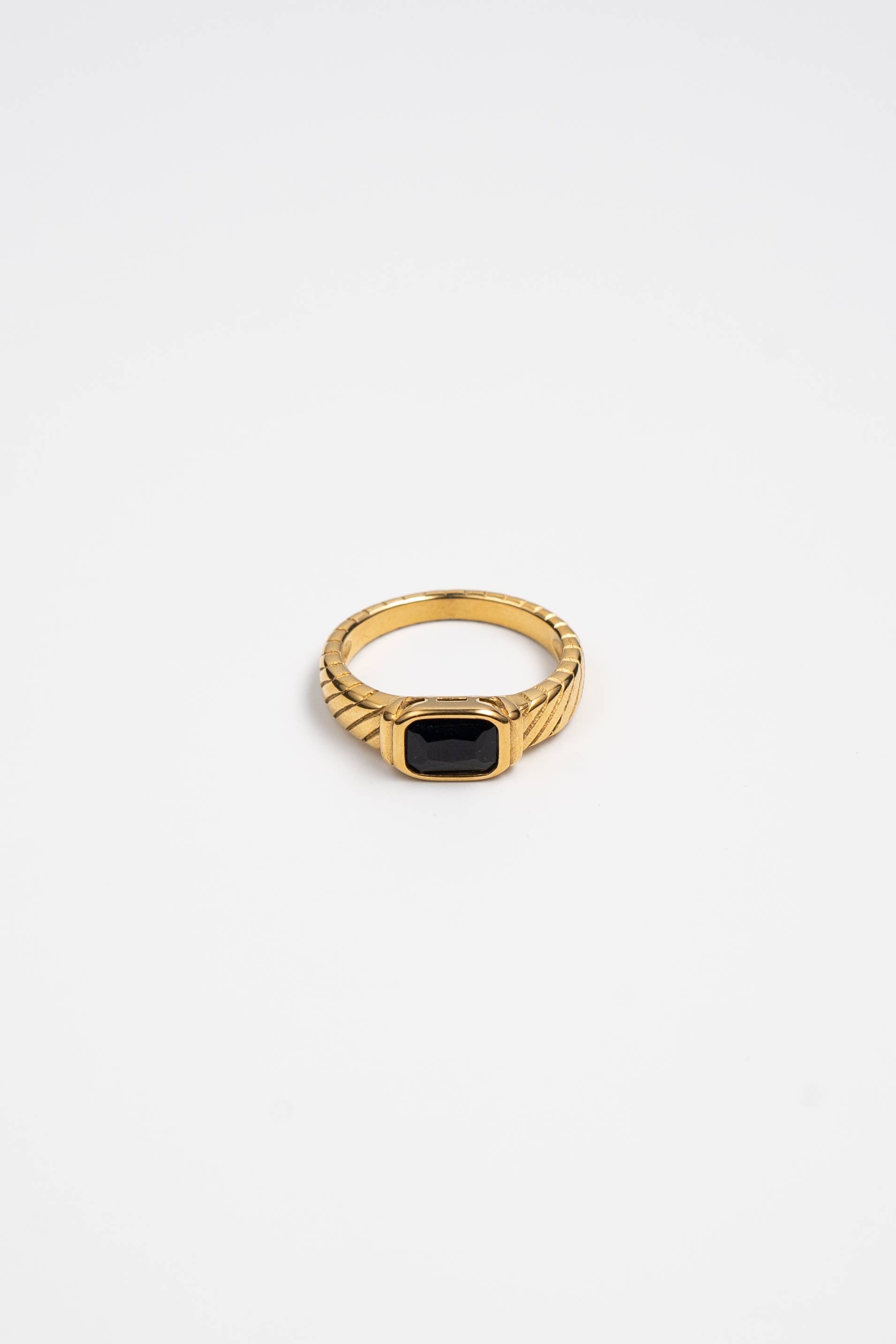 Black Stone Ring Twisted | Brenda Grands